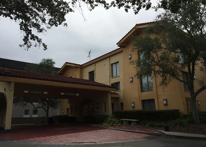 Cheap hotel: Days Inn By Wyndham Gainesville Florida